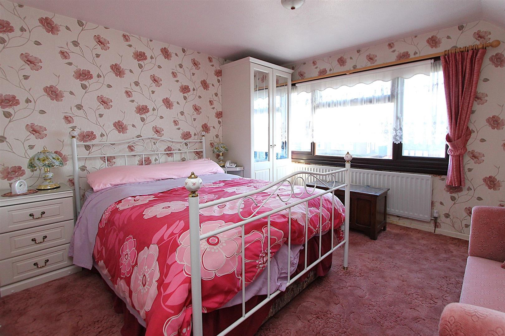Commonside, Brierley Hill